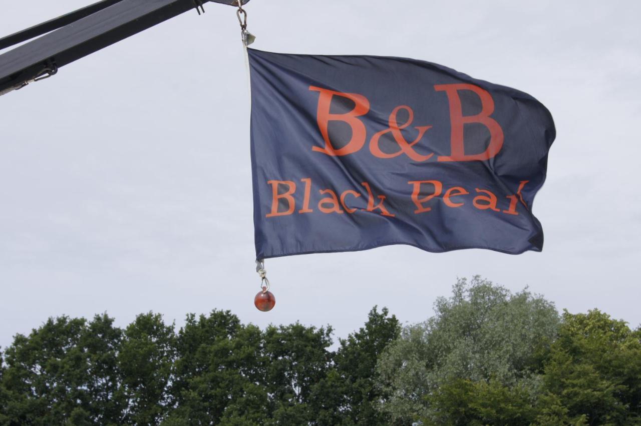 Blackpearl Boat&Breakfast แตร์นอยเชิน ภายนอก รูปภาพ