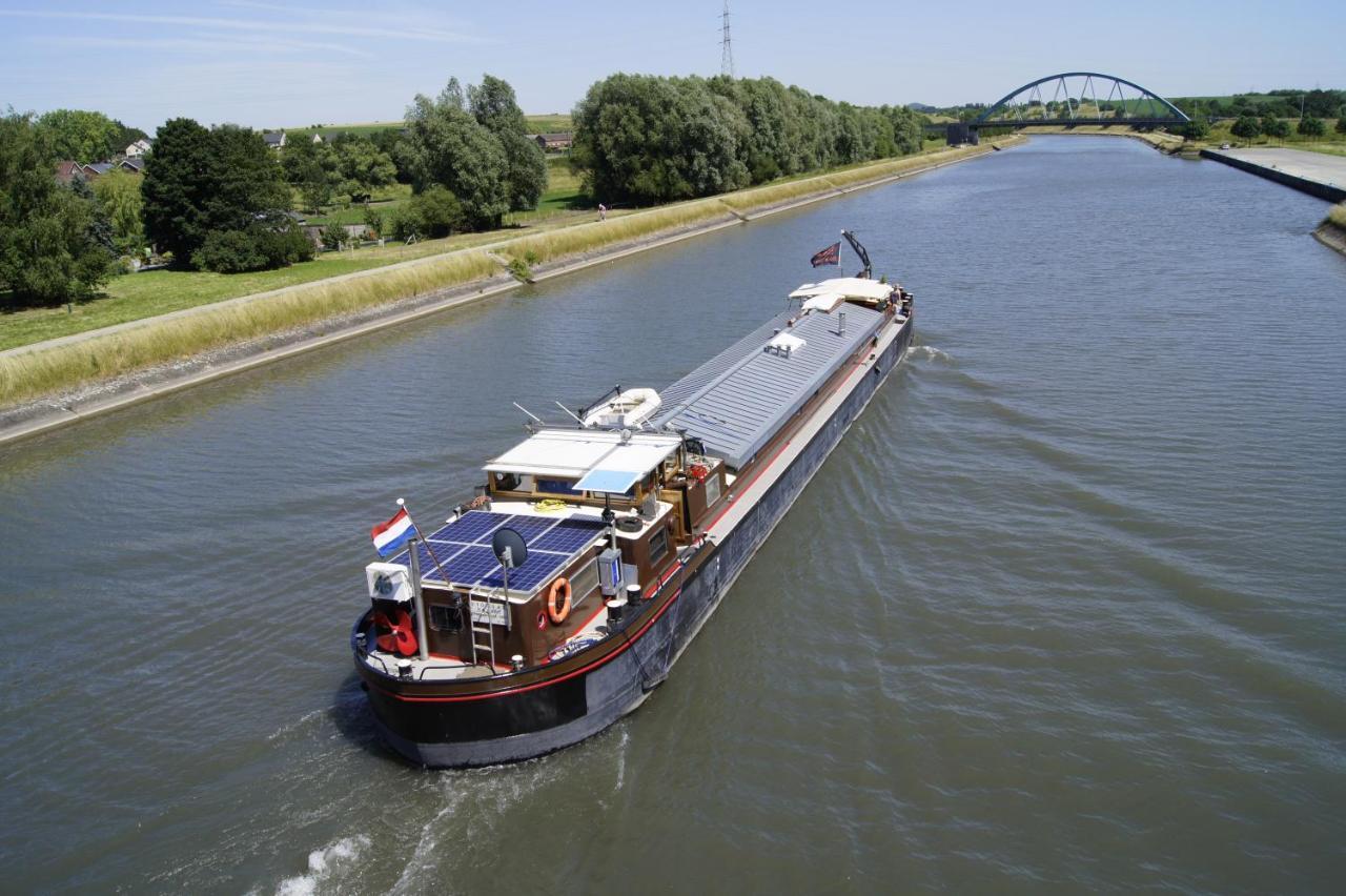 Blackpearl Boat&Breakfast แตร์นอยเชิน ภายนอก รูปภาพ