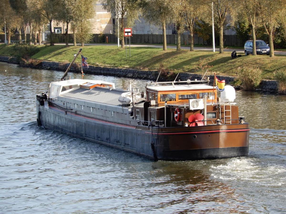 Blackpearl Boat&Breakfast แตร์นอยเชิน ภายนอก รูปภาพ
